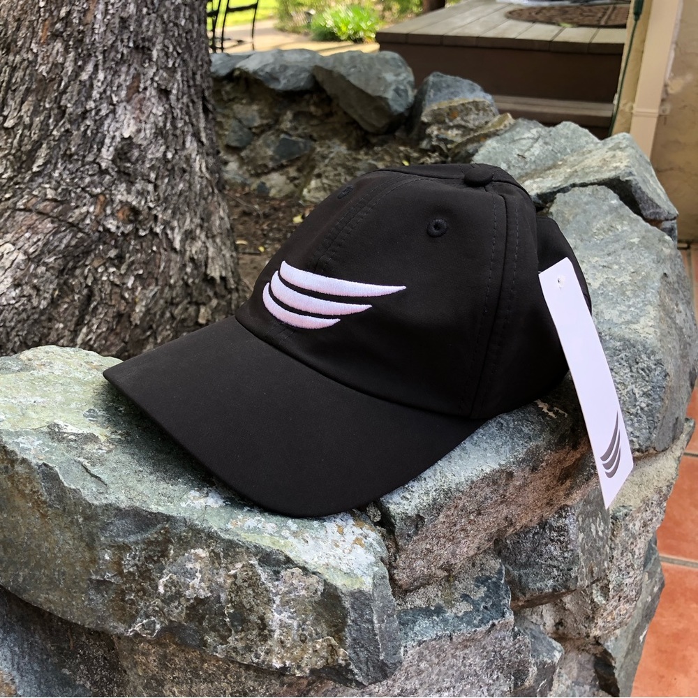NWT Tanglefree Hat
